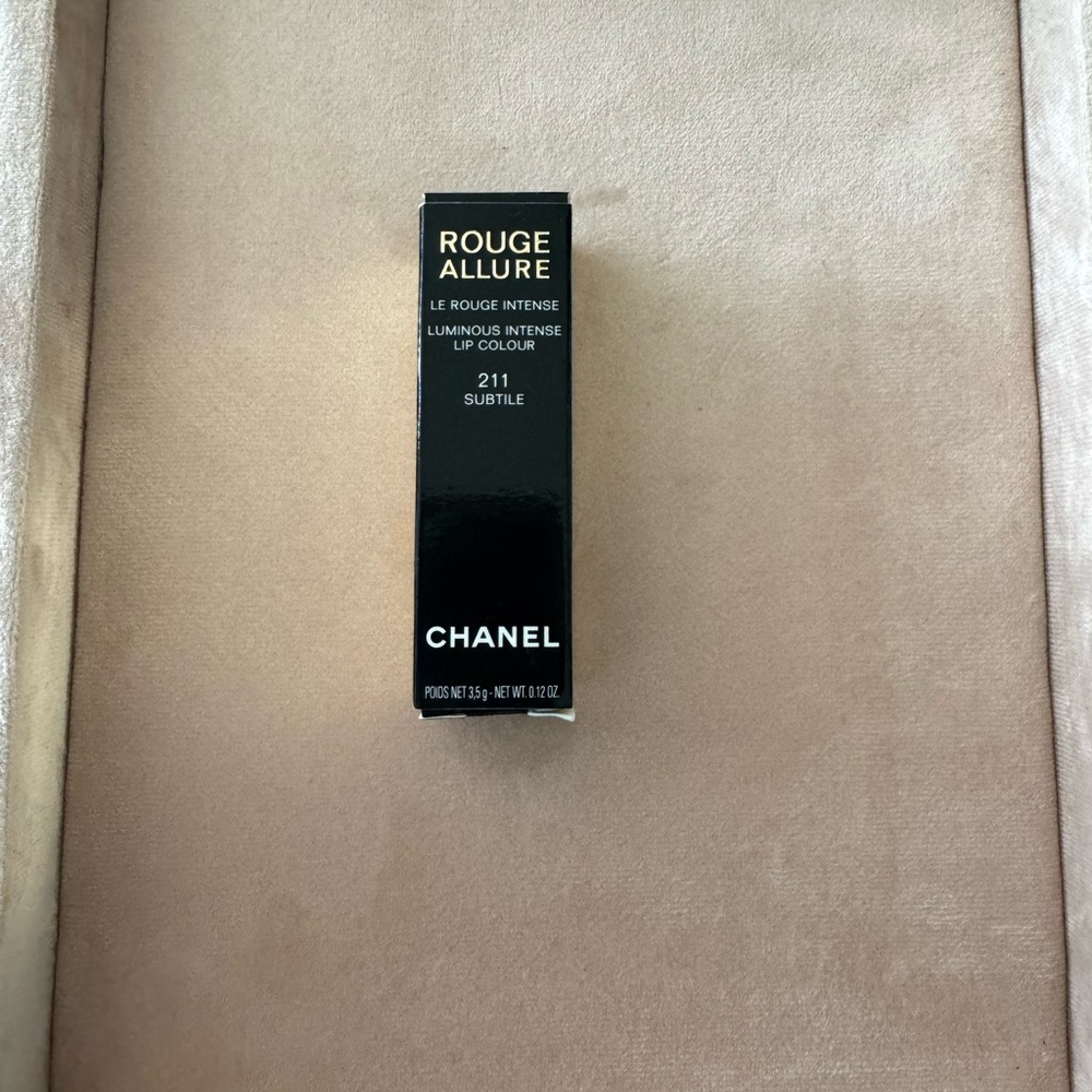 Chanel - Picture 2 of 5